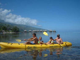 Kayak dans le lagon